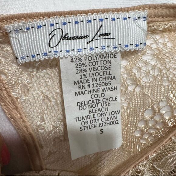 Obsessive Love Cream Lace Blouse Size S - Picture 8 of 8